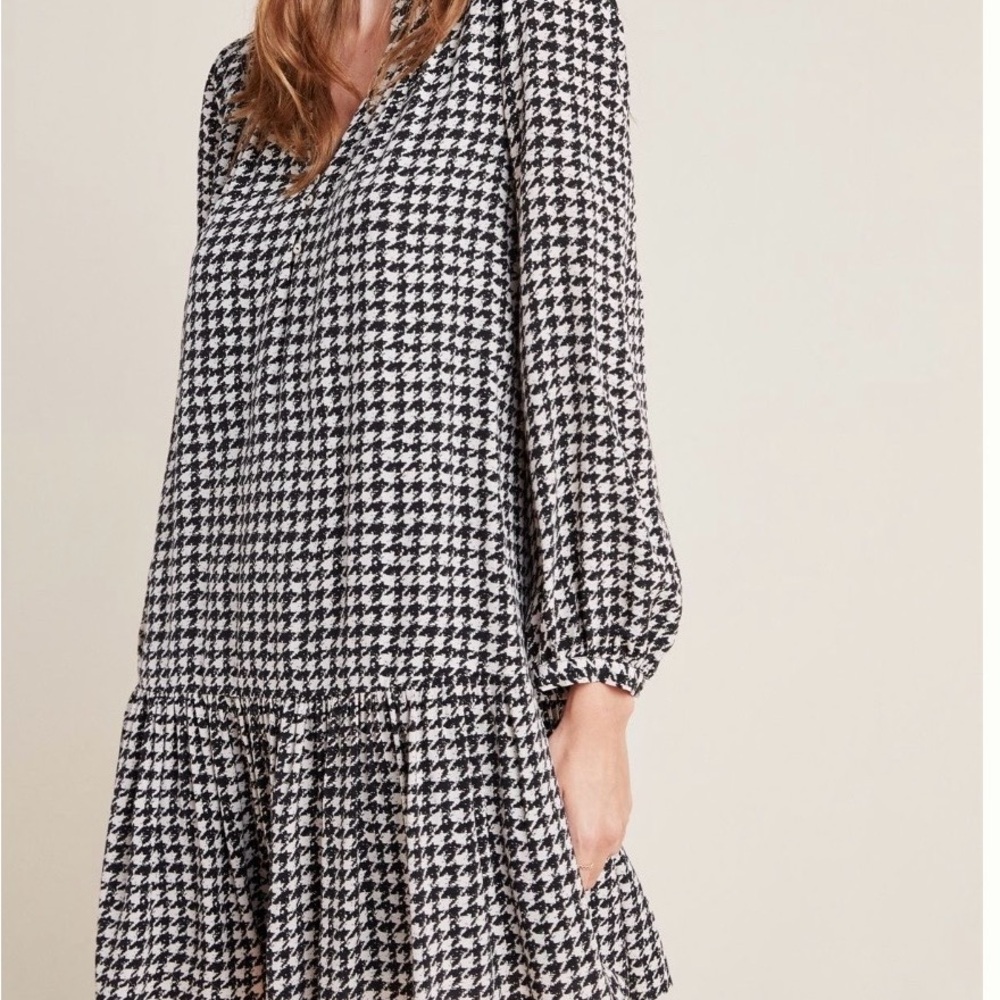 Anthropologie Maeve  Black & White Houndstooth V-Neck Long Sleeve Dress